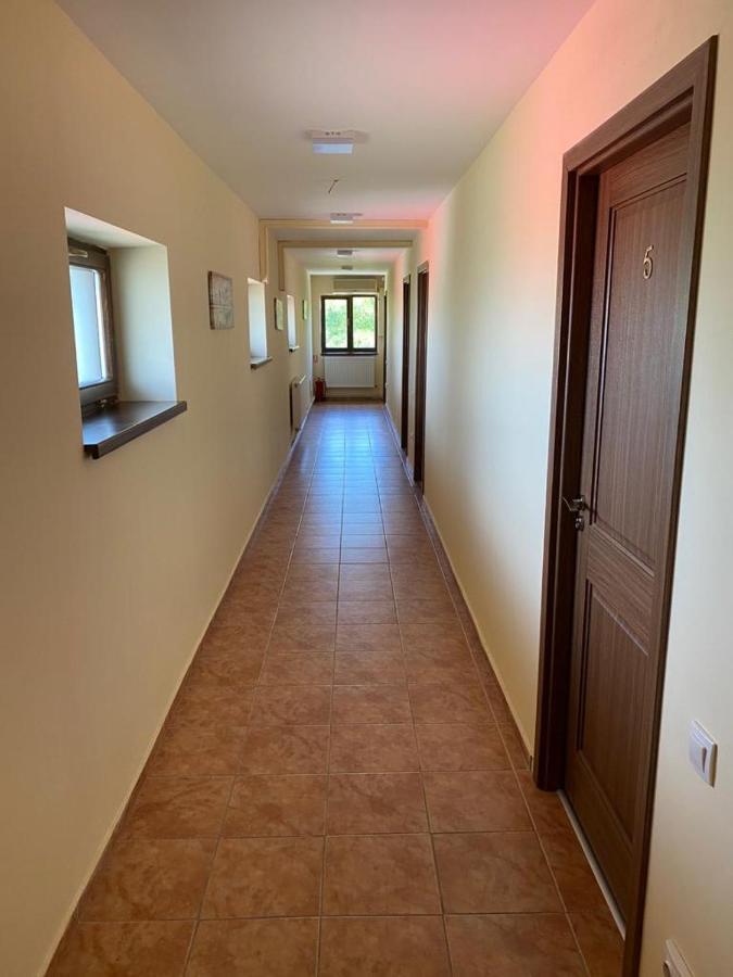Pensiunea Casa Soarelui Simian Bagian luar foto