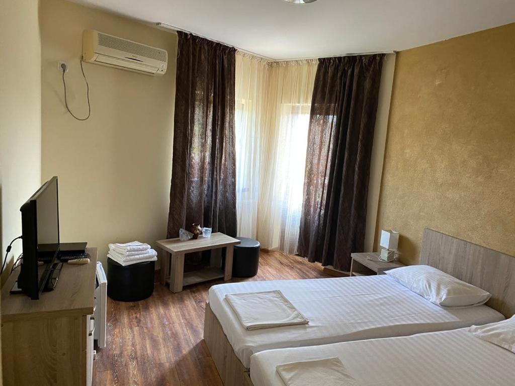 Pensiunea Casa Soarelui Simian Bagian luar foto