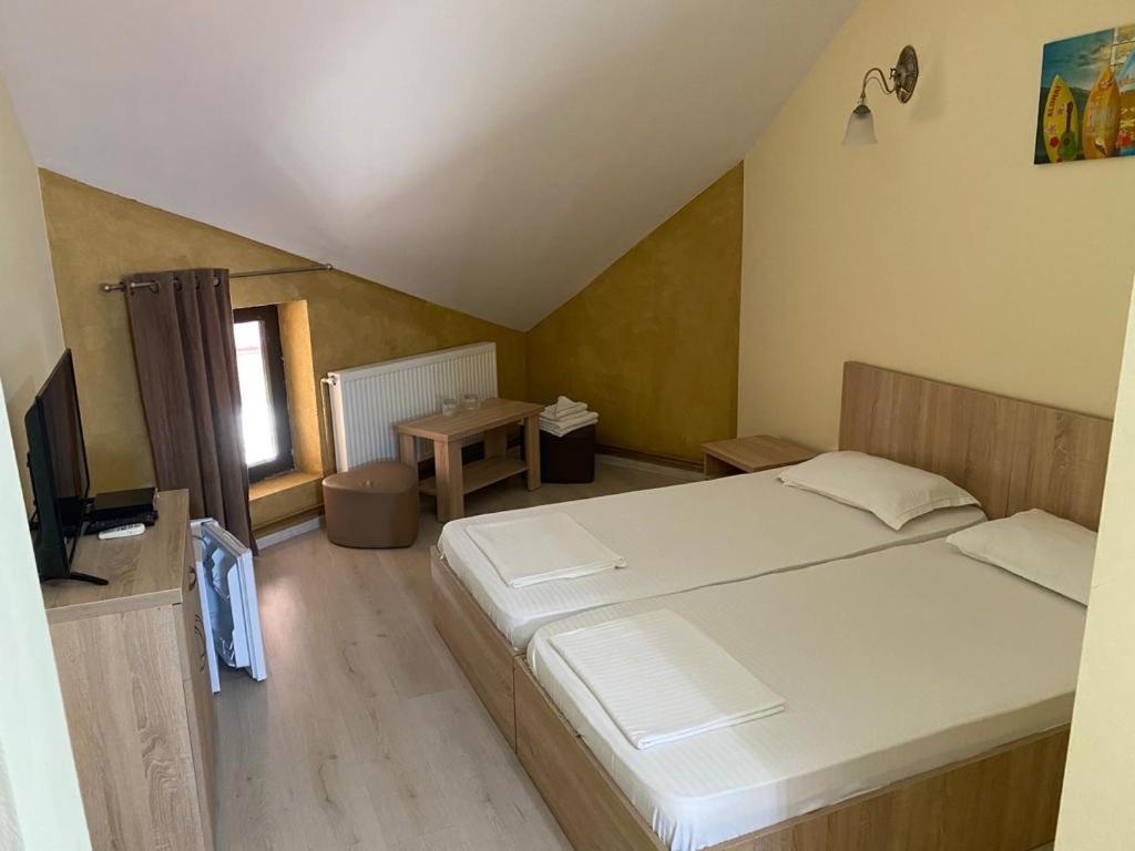 Pensiunea Casa Soarelui Simian Bagian luar foto