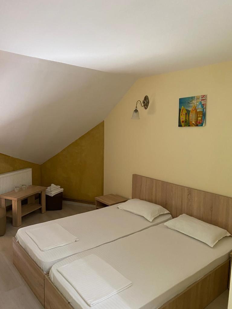 Pensiunea Casa Soarelui Simian Ruang foto